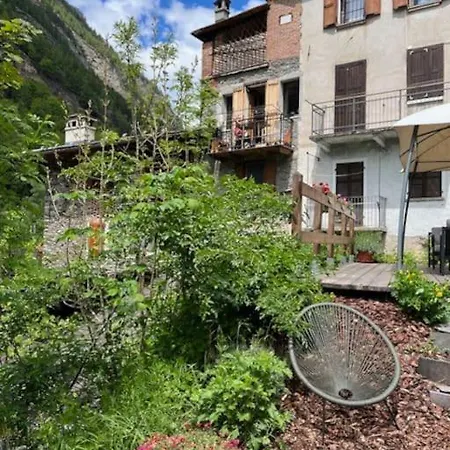 Casa Le Bouquetin Introd